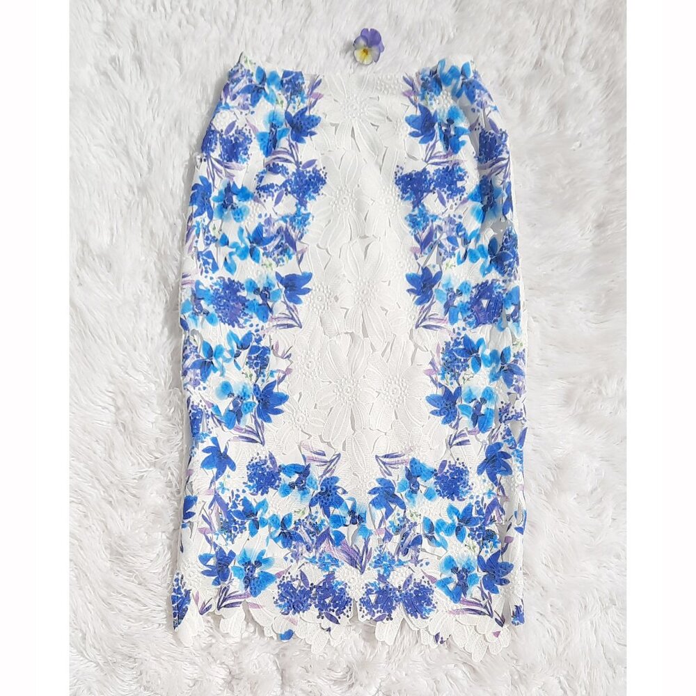 Elegant and hip floral skirt